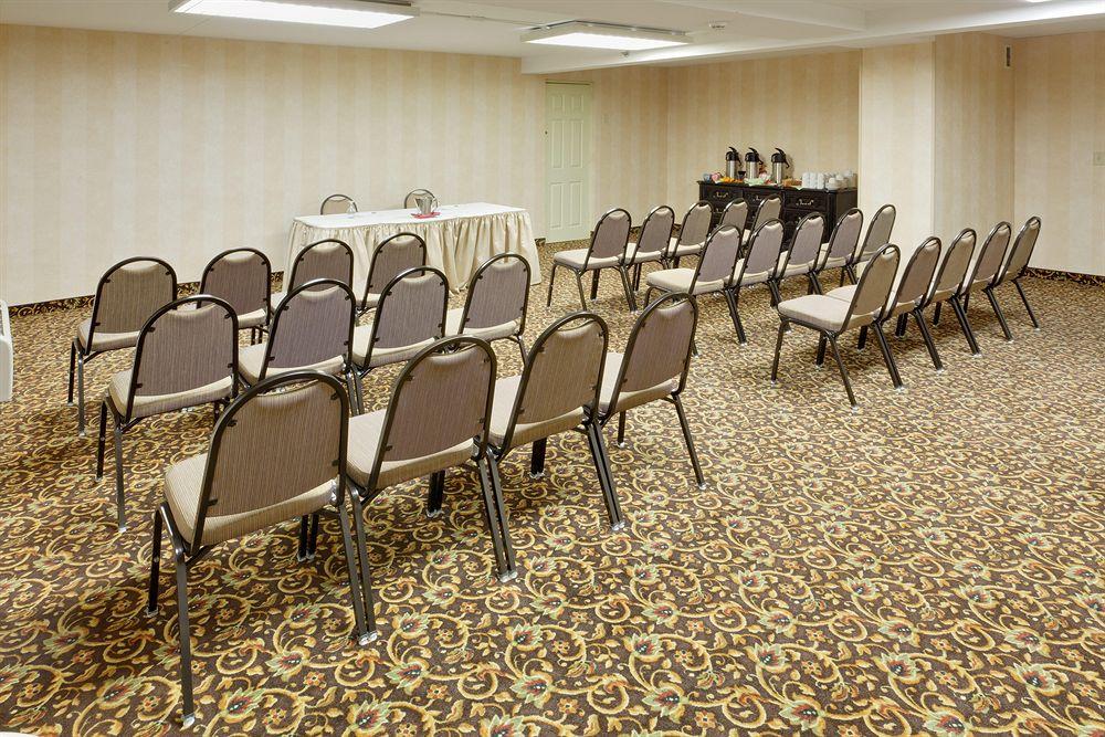 Fairfield Inn & Suites Springfield Ένφιλντ Εξωτερικό φωτογραφία