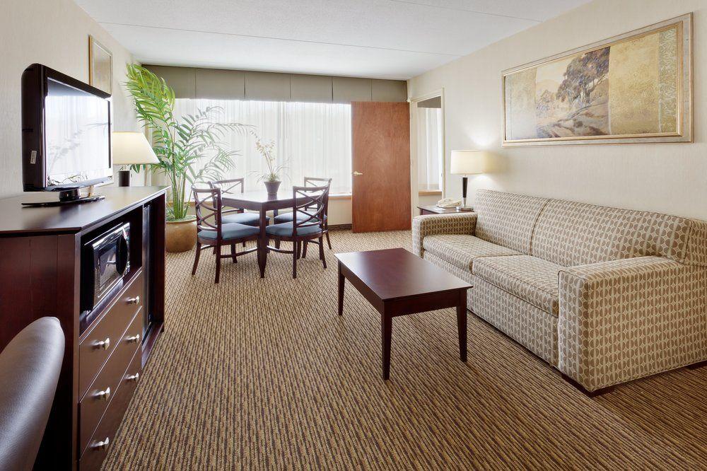 Fairfield Inn & Suites Springfield Ένφιλντ Εξωτερικό φωτογραφία