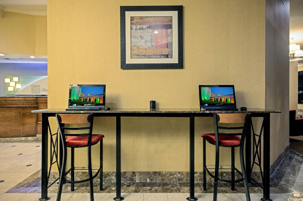 Fairfield Inn & Suites Springfield Ένφιλντ Εξωτερικό φωτογραφία