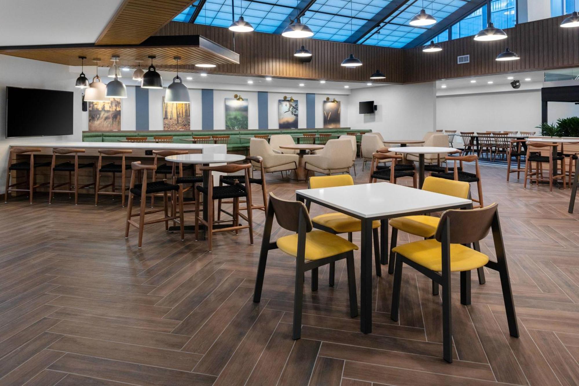 Fairfield Inn & Suites Springfield Ένφιλντ Εξωτερικό φωτογραφία