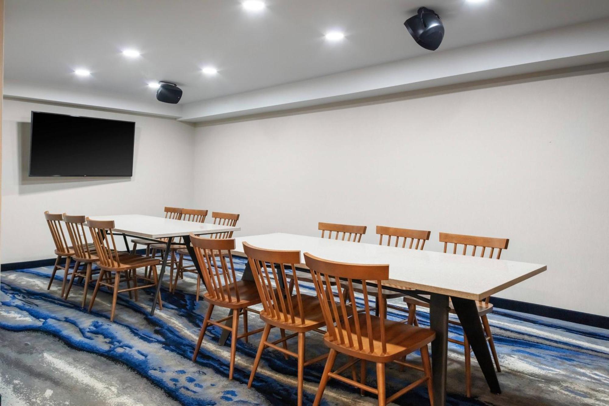 Fairfield Inn & Suites Springfield Ένφιλντ Εξωτερικό φωτογραφία